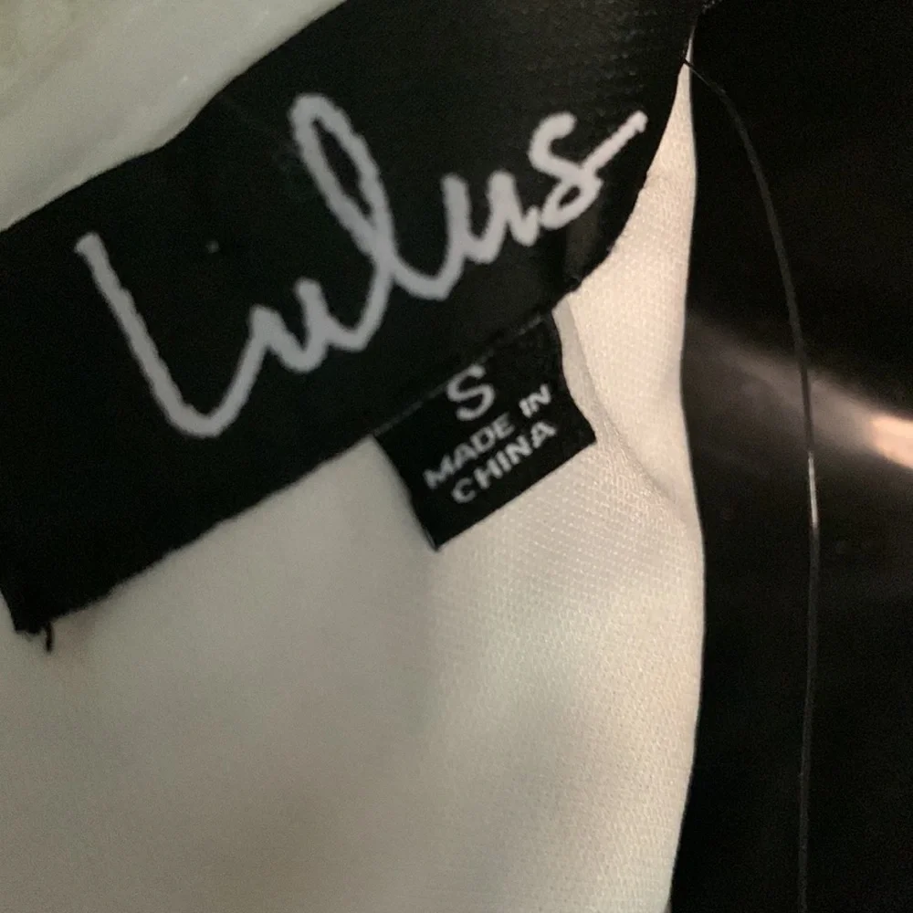 🔵 Lulus White Dress - Picture 12 of 12